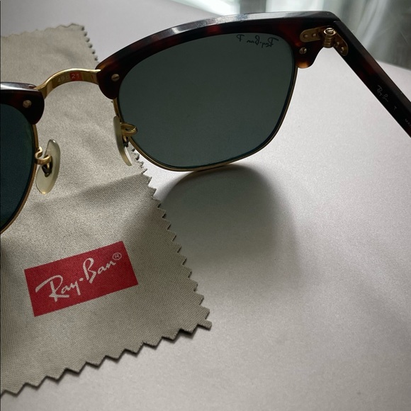 Ray-Ban Polarizes Clubmaster Classic Sunglasses in Tortoise and Green Classic - Picture 3 of 7